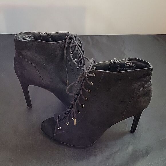 FOREVER 21 SUEDE LACE UP FRONT STILETTOS HEELED BOOTIE - Picture 10 of 13